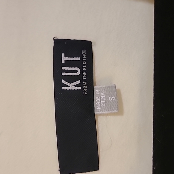 NWOT Kut from the Kloth denim frayed hem trucker jacket - Picture 2 of 6